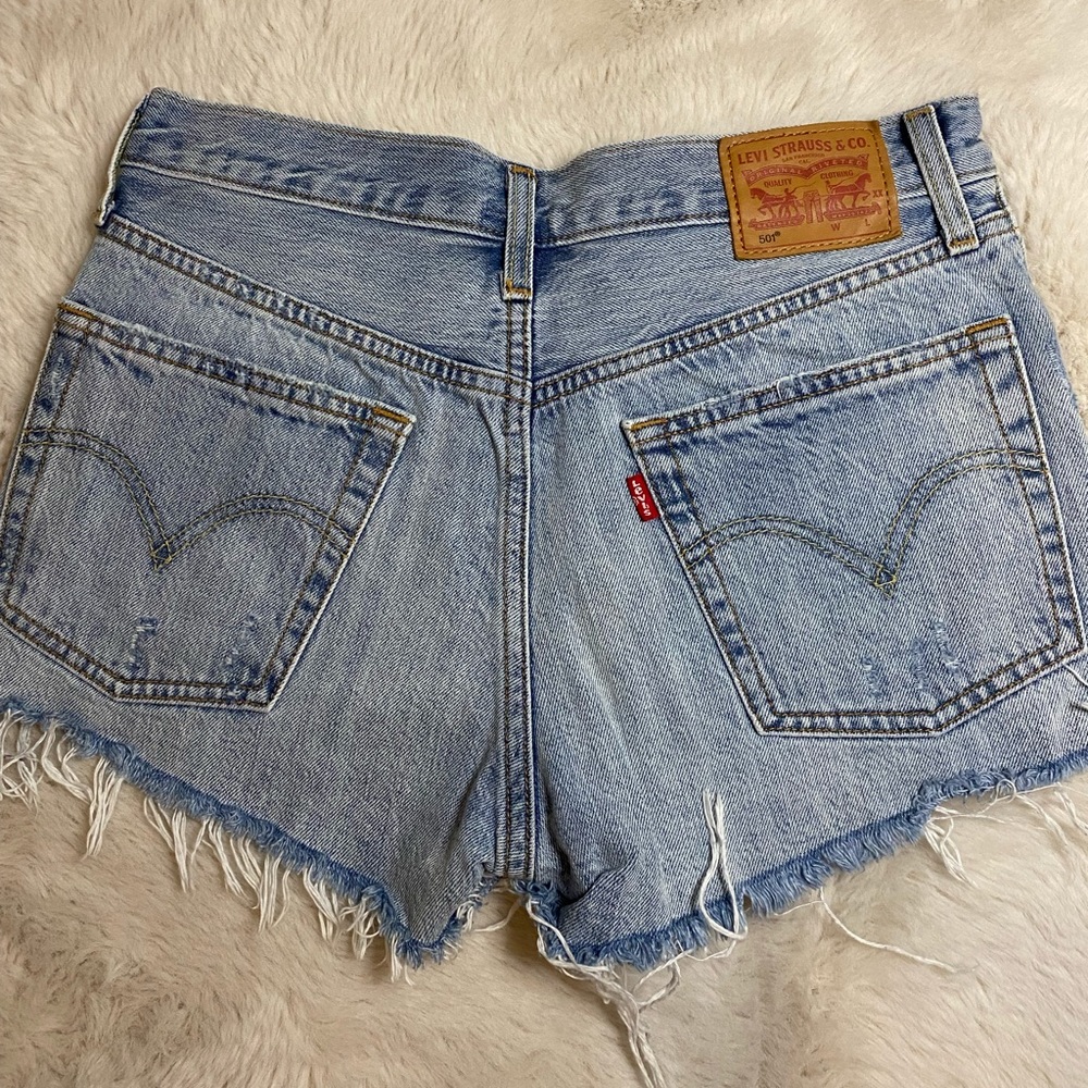 Levi’s 501 Shorts - Size 26 - Picture 6 of 6